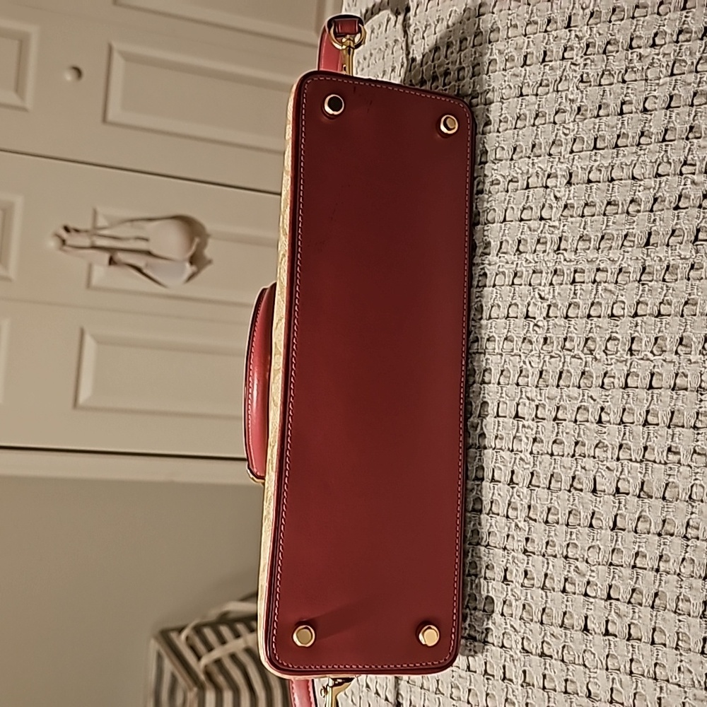 Purse - Picture 2 of 4